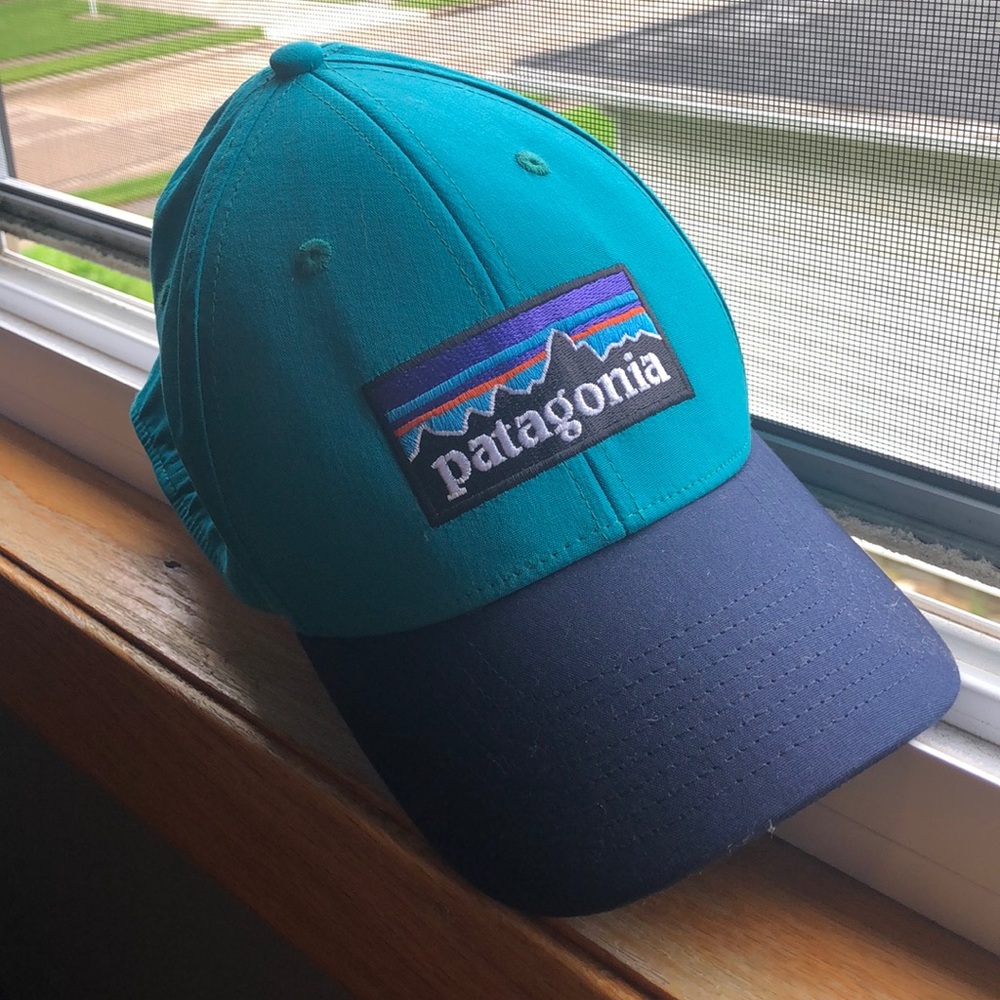 NWOT Patagonia Navy & Teal Logo Hat